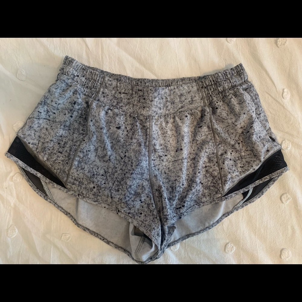 Lululemon Hotty Hot Low Rise Short 2.5"